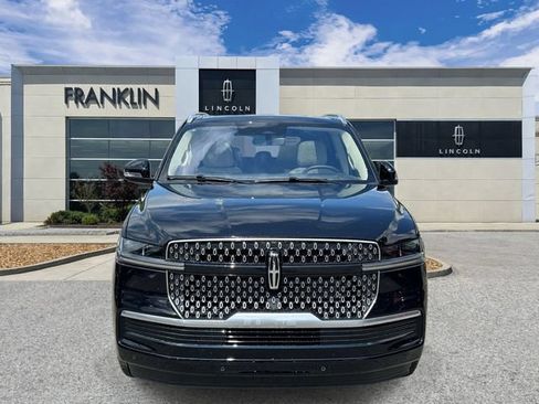 New 2025 Lincoln Navigator Reserve AWD/4WD image 2