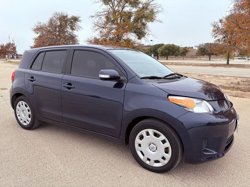 Used 2013 Scion xD 5-Door Hatchback 4- AT image 45