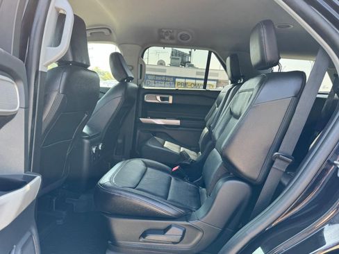 Used 2022 Ford Explorer Limited w/ Equipment Group 301A image 10