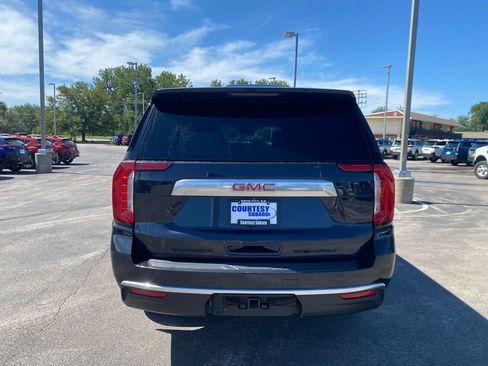 Used 2023 GMC Yukon XL Denali AWD/4WD image 6