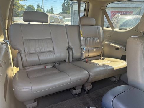 Used 2007 Toyota Sequoia SR5 image 17