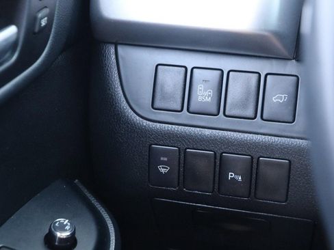 Used 2014 Toyota Highlander Limited AWD/4WD image 19
