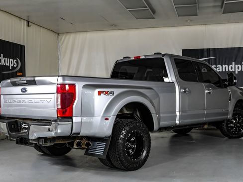 Used 2021 Ford F350 XLT w/ XLT Premium Package AWD/4WD image 8