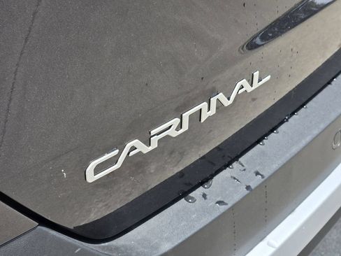 New 2026 Kia Carnival EX FWD image 7