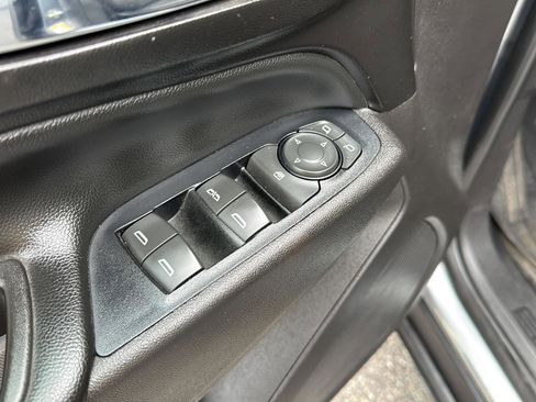 Used 2019 Chevrolet Equinox LT image 27