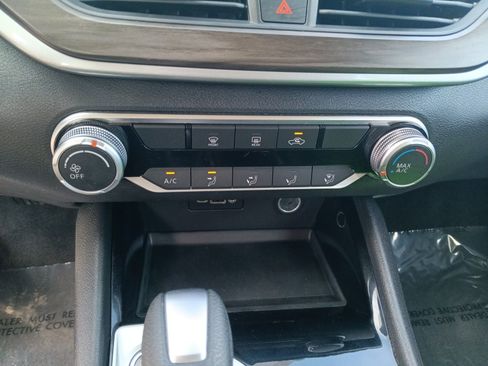 Used 2024 Nissan Altima 2.5 SV image 21