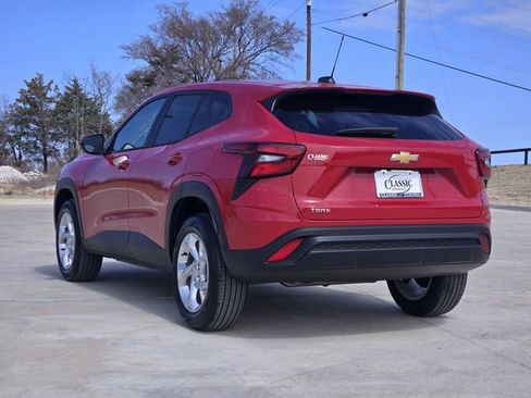 New 2026 Chevrolet Trax LS w/ LS Convenience Package image 4