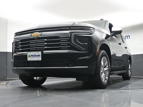 New 2026 Chevrolet Suburban Premier w/ Sun And Tow Package AWD/4WD image 7