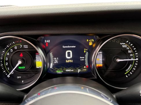 Used 2023 Jeep Wrangler Unlimited Sahara w/ Cold Weather Group image 13