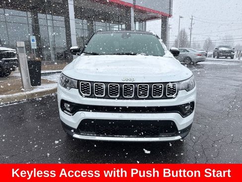 Used 2025 Jeep Compass Limited image 10