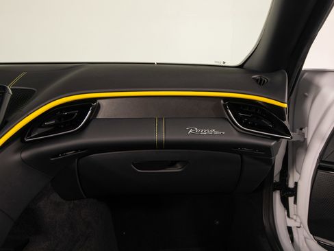 Certified 2026 Ferrari Roma Spider RWD image 32