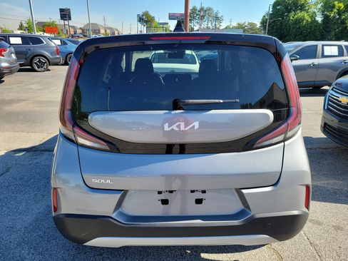 Used 2024 Kia Soul LX w/ Option Group 015 FWD image 5