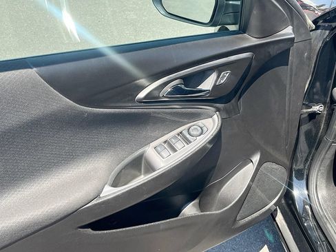 Used 2025 Chevrolet Malibu LT FWD image 17