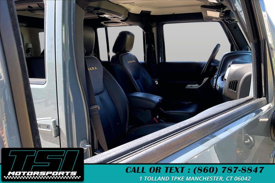 Used 2014 Jeep Wrangler Unlimited Sahara w/ Dual Top Group AWD/4WD image 7