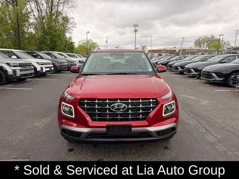 Used 2023 Hyundai Venue Limited FWD image 7