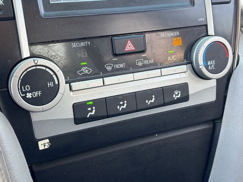 Used 2013 Toyota Camry LE FWD image 15
