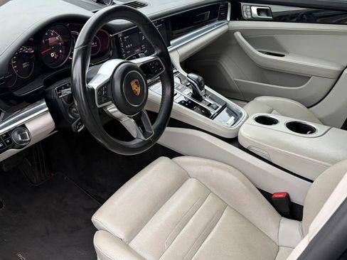 Used 2018 Porsche Panamera w/ Premium Package RWD image 10