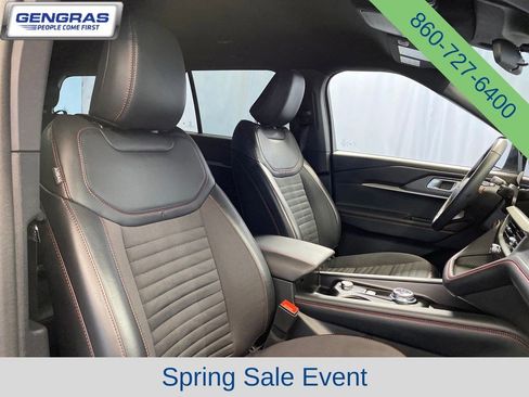 Used 2025 Ford Explorer ST-Line w/ ST-Line Street Pack AWD/4WD image 46