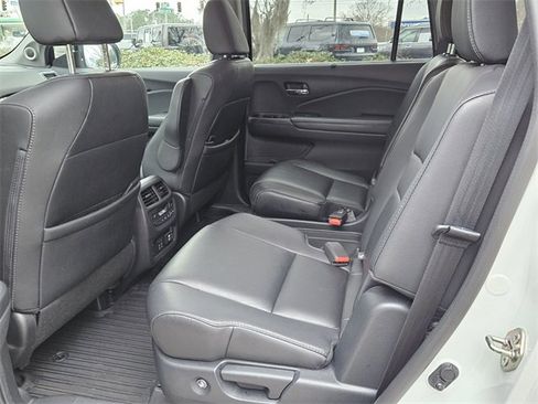 Used 2020 Honda Pilot Touring image 11