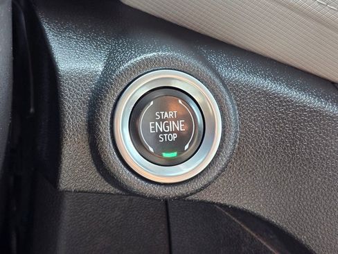 Used 2021 Chevrolet TrailBlazer LT AWD/4WD image 35