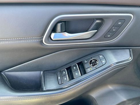 Used 2021 Nissan Rogue SL w/ Premium Package image 22