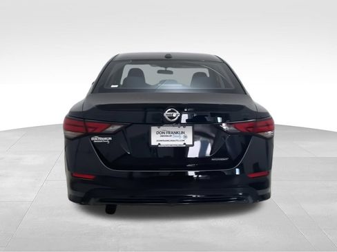 Certified 2022 Nissan Sentra SR w/ Midnight Edition FWD image 7