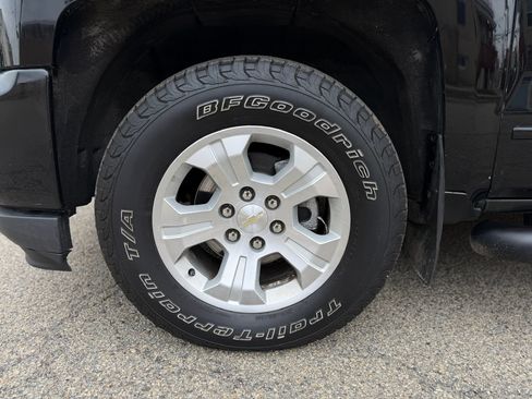 Used 2017 Chevrolet Silverado 1500 LT w/ All Star Edition AWD/4WD image 36