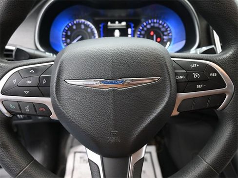 Used 2016 Chrysler 200 Limited image 14