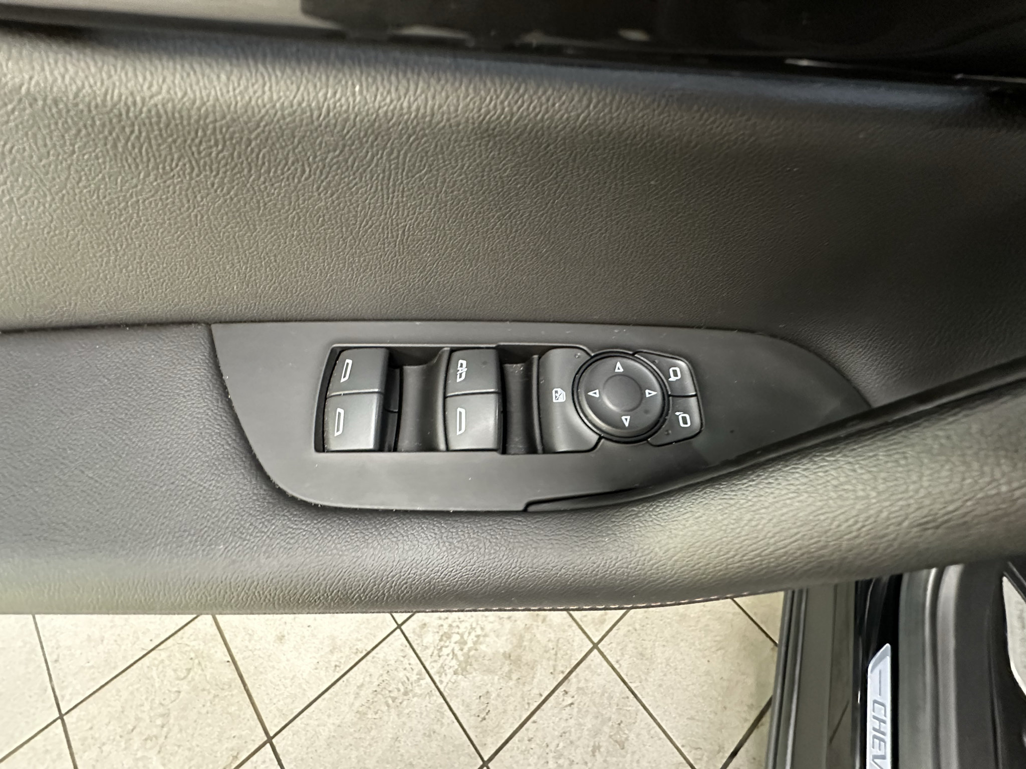 Used 2024 Chevrolet Blazer Premier w/ Driver Confidence II Package FWD image 24