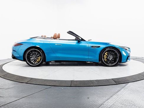 Used 2022 Mercedes-Benz SL 63 AMG 4MATIC w/ Driver Assistance Package image 37