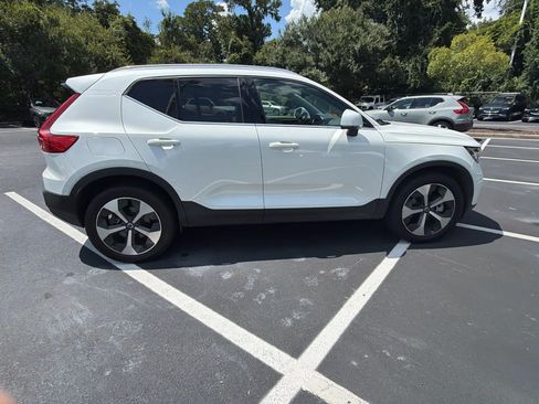 Used 2023 Volvo XC40 B5 Plus w/ Protection Package Premier AWD/4WD image 15
