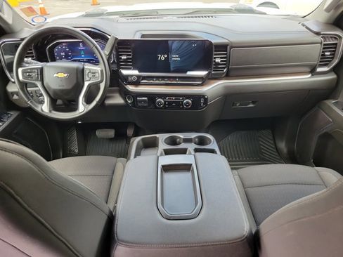 Used 2024 Chevrolet Silverado 2500 LT AWD/4WD image 9