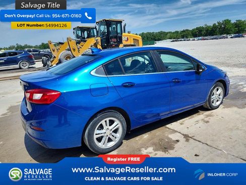 Used 2017 Chevrolet Cruze LT w/ Convenience Package FWD image 4