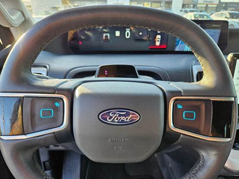 Used 2025 Ford Expedition Max Active AWD/4WD image 23