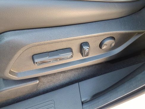 Used 2025 Honda Pilot Black Edition image 18