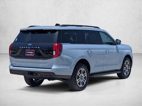 New 2026 Ford Expedition Active RWD image 3