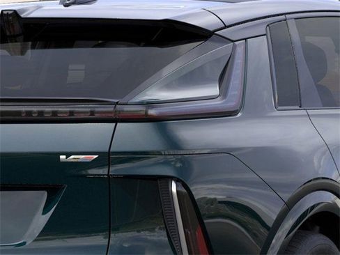 New 2026 Cadillac Lyriq V image 11