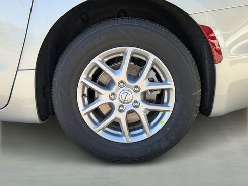 New 2026 Chrysler Pacifica Select FWD image 6