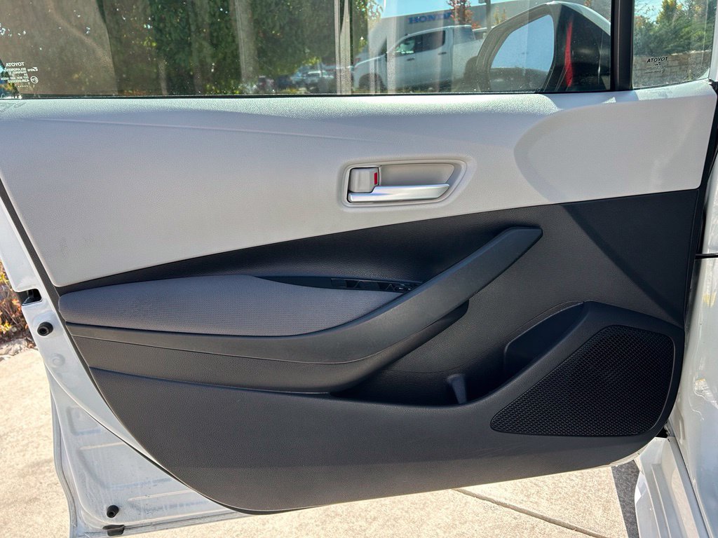 Used 2020 Toyota Corolla LE FWD image 21