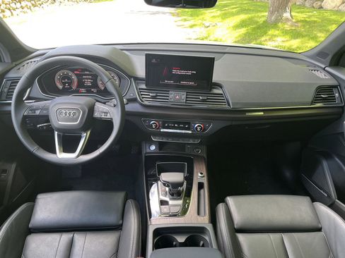 Used 2023 Audi Q5 2.0T Premium Plus w/ Premium Plus Package AWD/4WD image 16