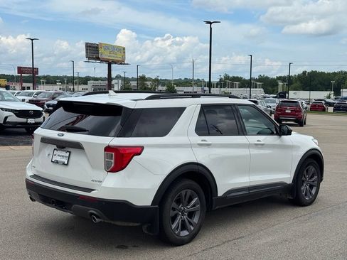 Used 2023 Ford Explorer XLT w/ Equipment Group 202A AWD/4WD image 39