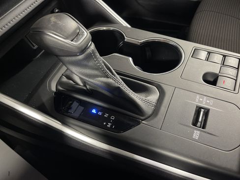 Used 2023 Toyota Highlander LE image 25