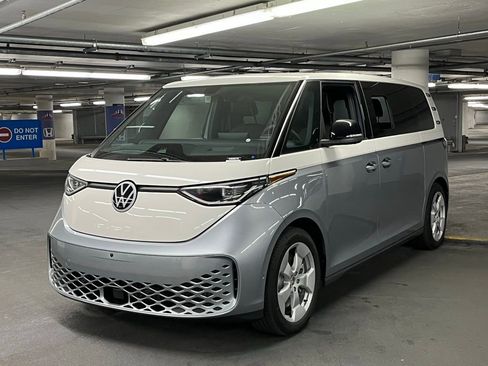 New 2025 Volkswagen ID. Buzz Pro S Plus image 3