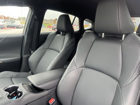 Certified 2024 Toyota Venza XLE image 16