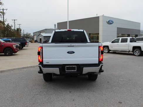 New 2026 Ford F250 Lariat w/ FX4 Off-Road Package image 4