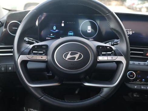 Used 2025 Hyundai Elantra SEL FWD image 13