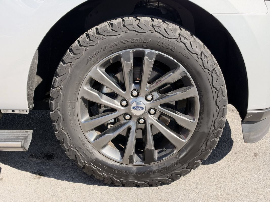 Used 2019 Ford Expedition Limited w/ Driver Assistance Package RWD image 29