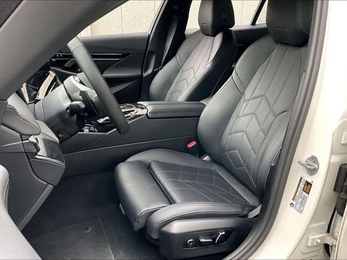 Used 2026 BMW 530i RWD image 3