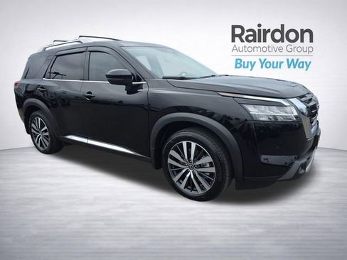 Used 2022 Nissan Pathfinder Platinum w/ Cargo Package AWD/4WD image 1