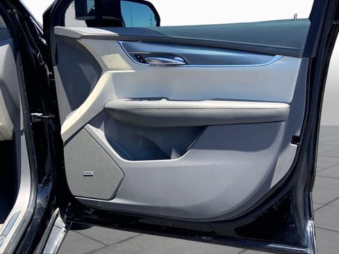 Used 2017 Cadillac XT5 Premium Luxury FWD image 23